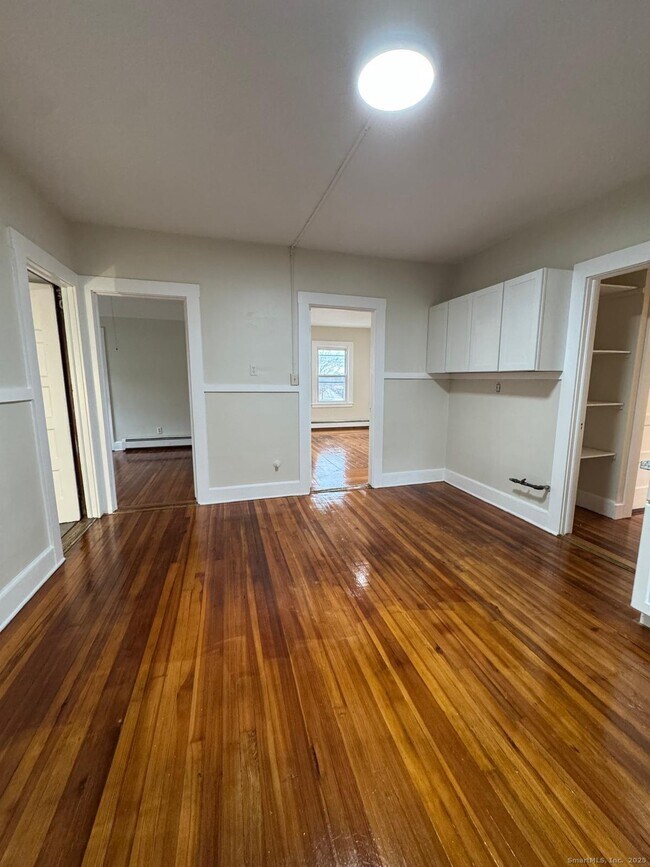 Foto del edificio - 328 Chapman St