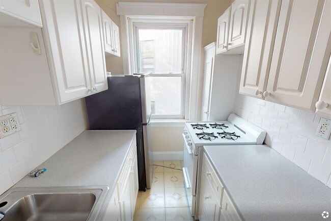 Building Photo - 10 Gray St