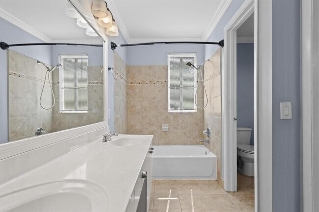 Foto del edificio - 4319 Greenbriar Ln