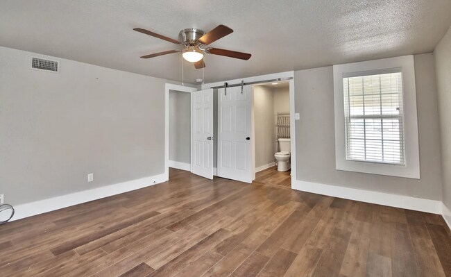 Building Photo - 2408 24th St