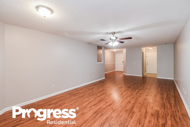 Building Photo - 4030 Laurelwood Dr