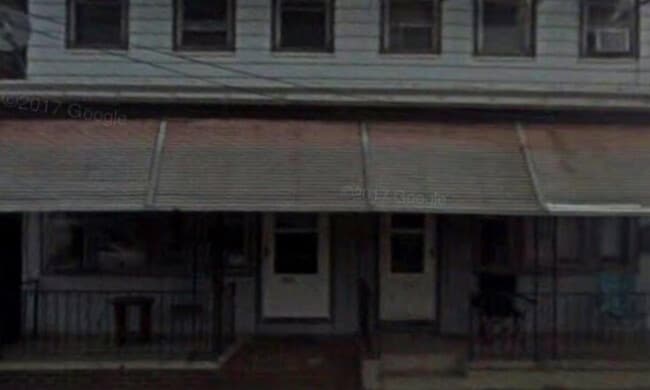 Building Photo - 324 -326 Dock St