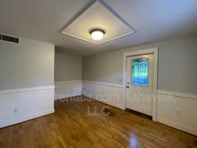Foto del edificio - 1316 Hyman Ave
