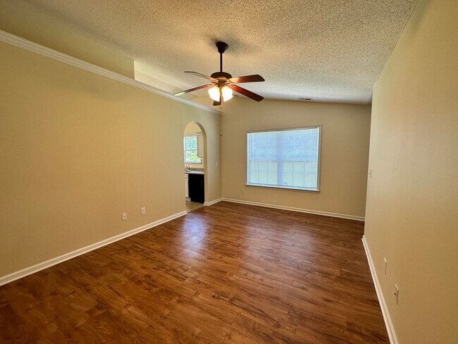 Foto del edificio - Exclusively Offered by Muse Realty, LLC