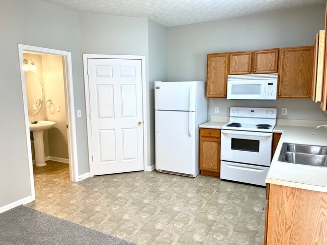 Building Photo - Welcome to this beautiful and welcoming 3 ...