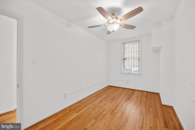 Foto del edificio - 2512 East Pl NW