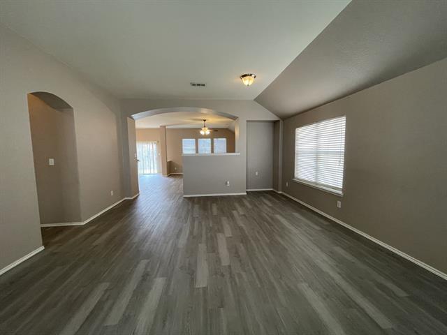 Foto del edificio - 2709 Logan Dr