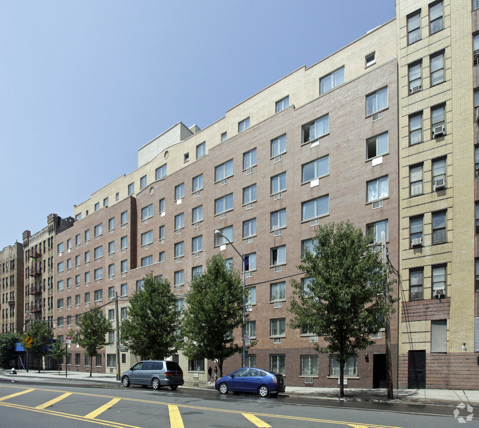 Foto principal - Macombs Road Apartments
