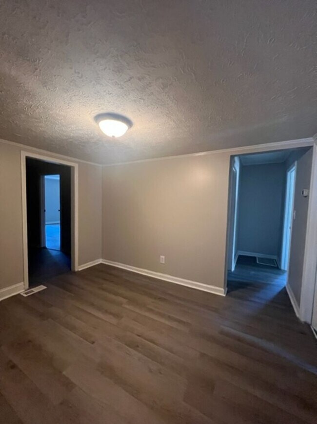 Building Photo - 2639 Crystal Springs Dr