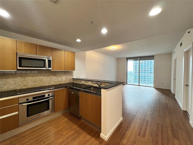 Building Photo - 1060 Brickell Ave