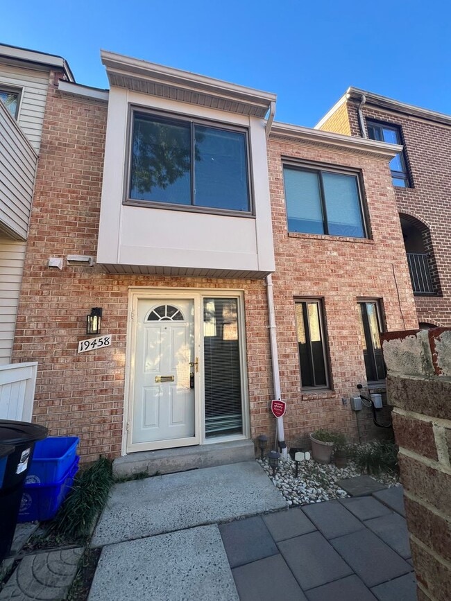 Building Photo - 19458 Brassie Pl