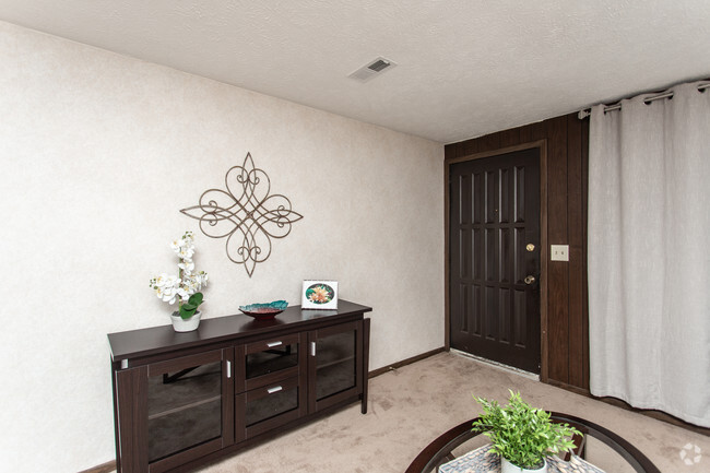 1BR, 1BA - 576 SF - Thornapple Apartments