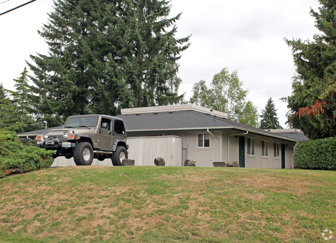 Building Photo - 2526-2536 42nd Ave SE