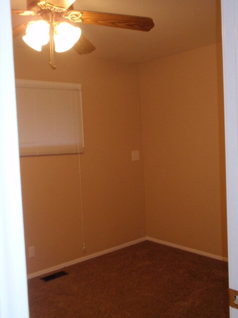 Foto del edificio - 3413 Calais Dr