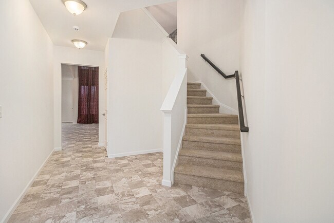 Foto del edificio - 35 Furlong Rd