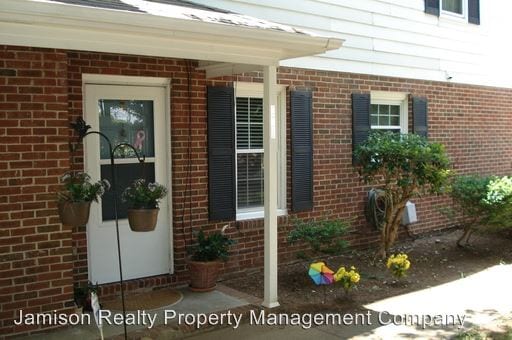 Building Photo - 10700 Blue Heron Dr