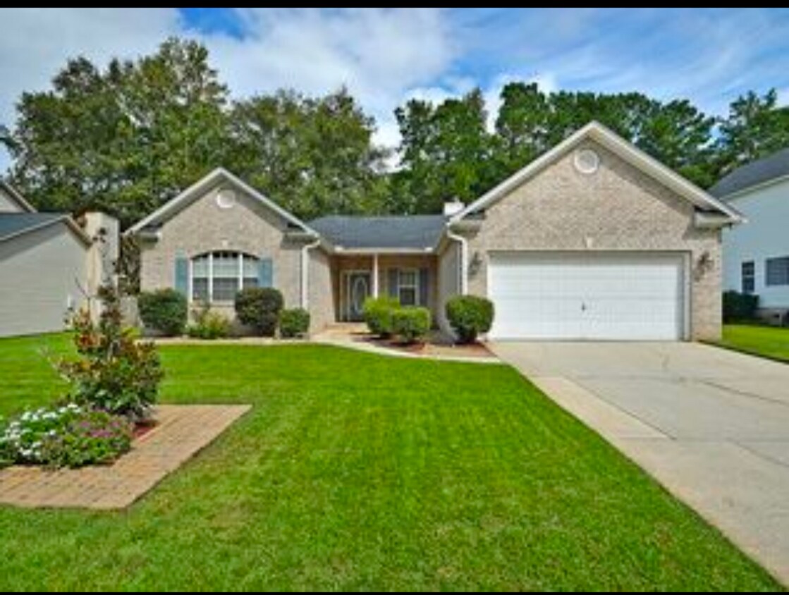 Primary Photo - Spacious Home in the Heart of Goose Creek