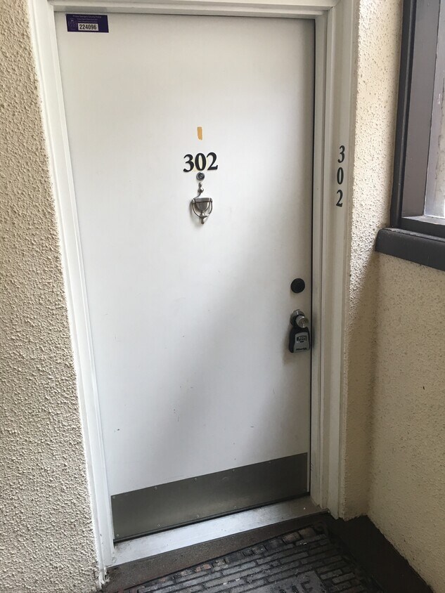 10114 Campus Way S, Largo, MD 20774 Condo for Rent in Largo, MD