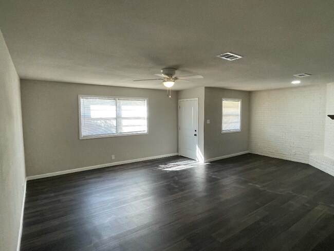 Building Photo - 3416 Baumann Ave
