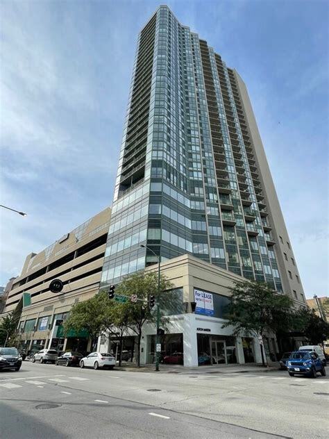 Building Photo - 111 W Maple St