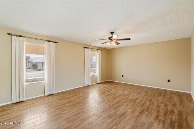 Foto del edificio - 10528 W Tumblewood Dr