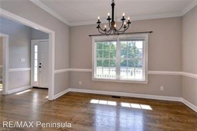 Building Photo - 5 br, 3 bath House - 103 Middle Road