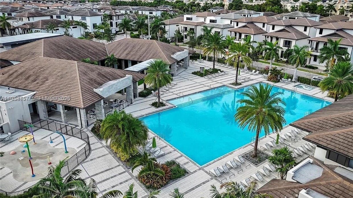 Foto del edificio - 4680 NW 83rd Pkwy