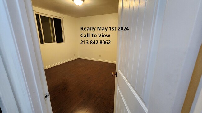 Room 1 - 1108 W 58th Pl