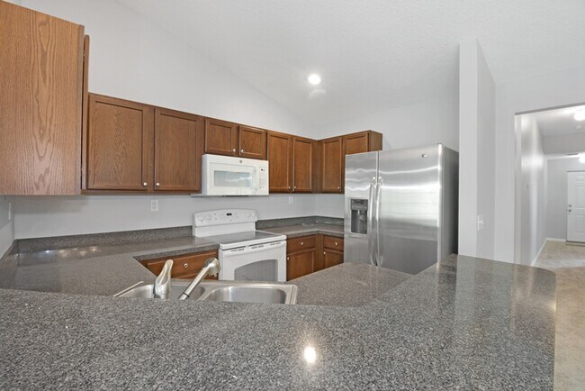 Foto del edificio - Cute Condo for rent in Clermont