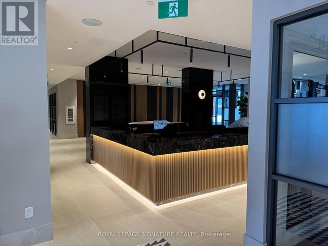 Photo du bâtiment - 2545 Simcoe St N