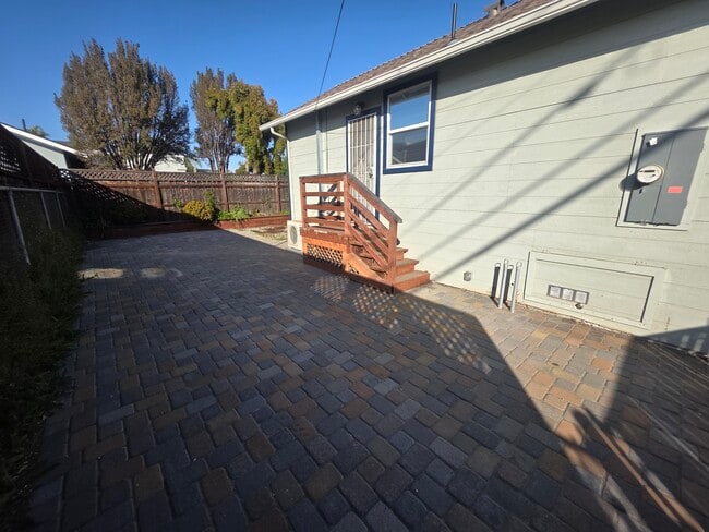 3. Tandem Driveway - 7010 Rudsdale St