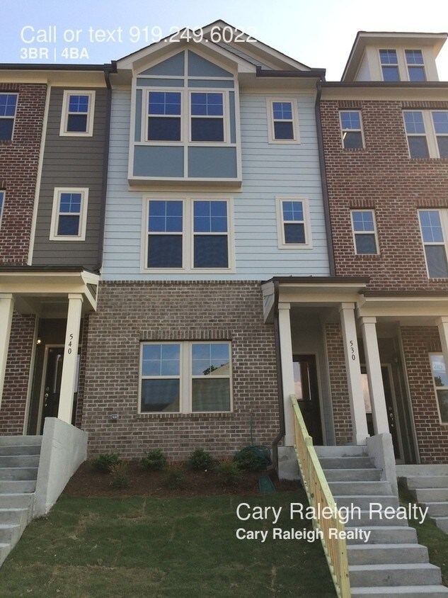 Primary Photo - 530 Village Loop Dr