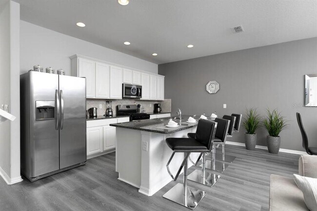 Building Photo - 4675 Terrasonesta Dr