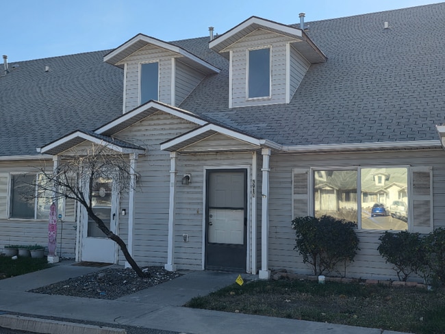 Building Photo - 391 Sunnyside Cir