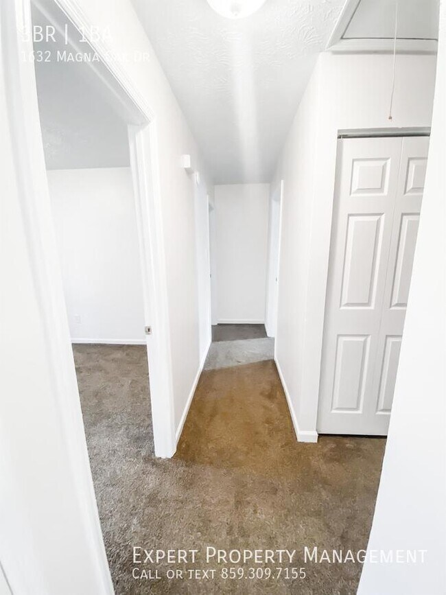 Building Photo - 1632 Magna Oak Dr