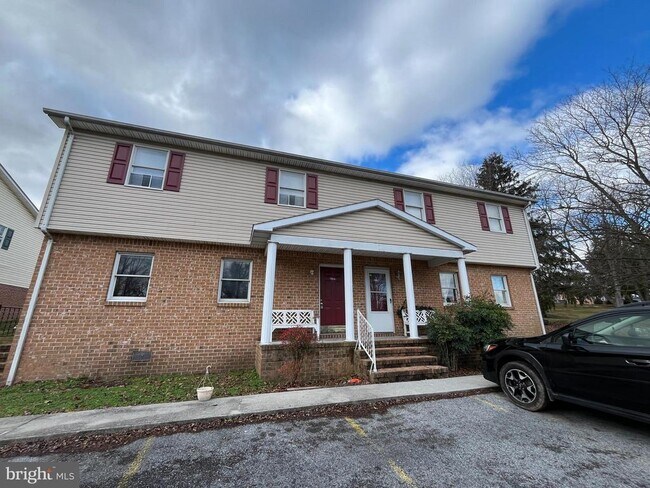 Foto del edificio - 704 Thomas Ln
