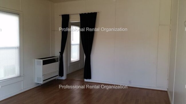 Building Photo - Downtown Charmer In the Heart of It ALL ! COMING SOON !