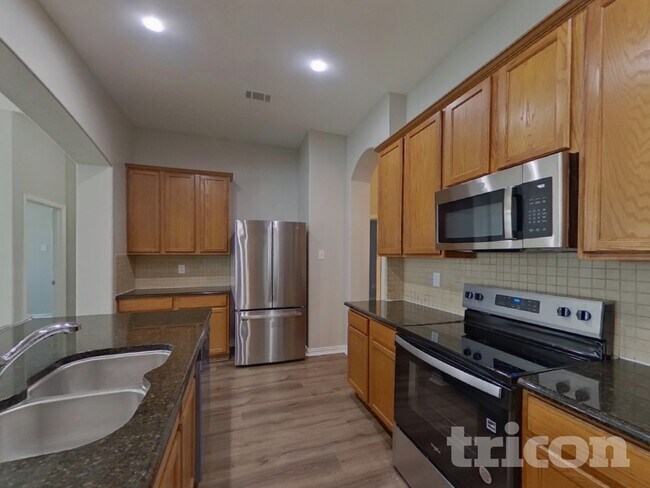 Building Photo - 7814 Longbow Ln