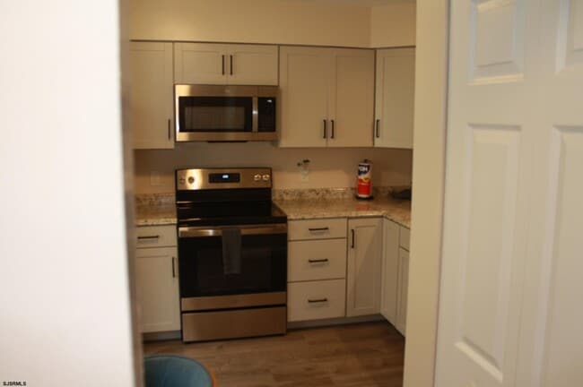 Building Photo - 322 Madison Ave