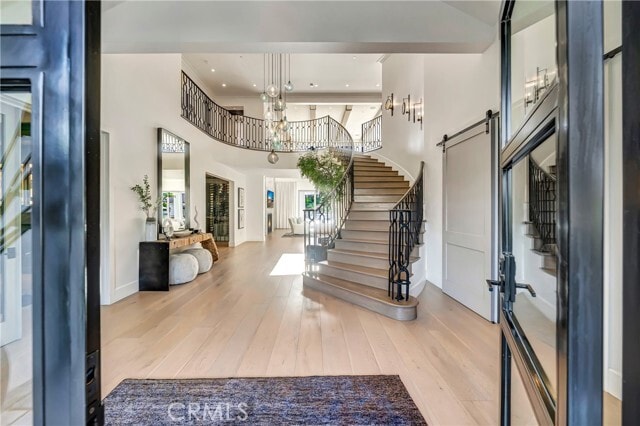 Building Photo - 2037 Delphine Ln