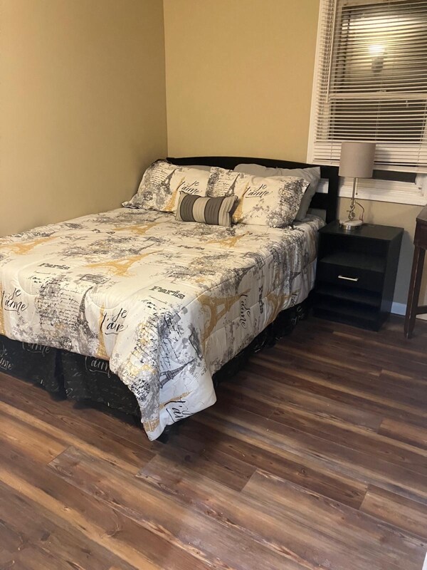 Foto del edificio - 361 May Ave