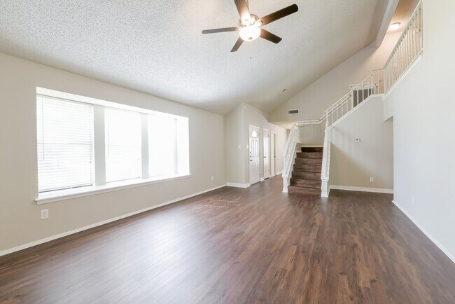 Building Photo - 25302 Hollybush Ln