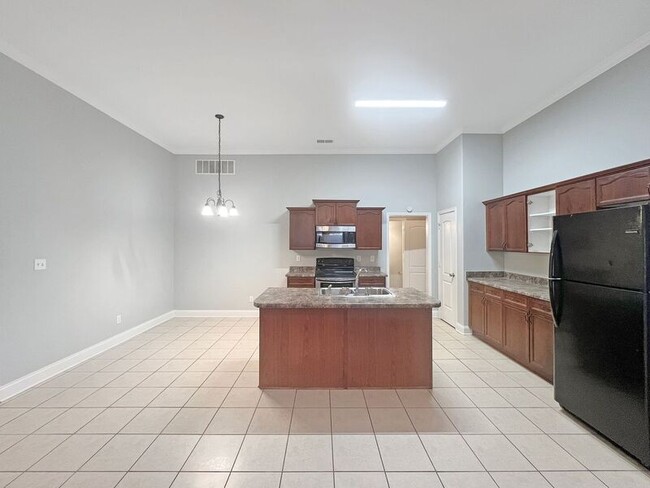 Building Photo - 6441 Arbor Lakes Dr