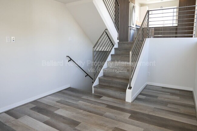 Foto del edificio - 6251 8th Ave NW