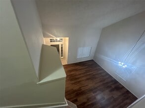 Building Photo - 14027 Blackfoot Trail Run