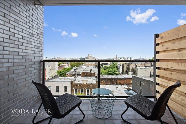 Foto del edificio - 1059 Manhattan Ave