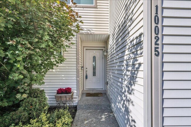 Foto del edificio - Stylish Yelm Home with A/C, Butcher Block Counters & Fully Fenced Yard!