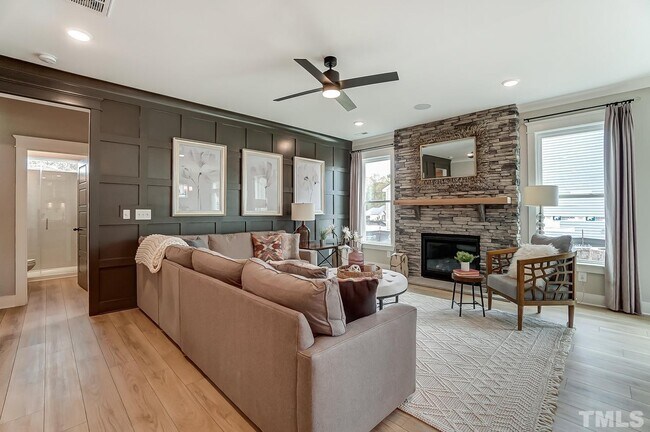 Building Photo - 405 Glenwyck Ct