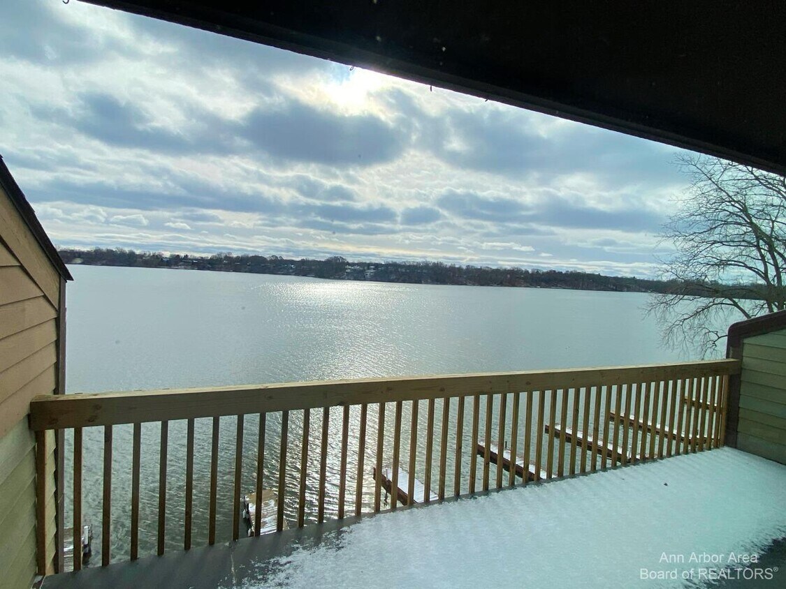808 Cliffs Dr, Ypsilanti, MI 48198 Condo for Rent in Ypsilanti, MI