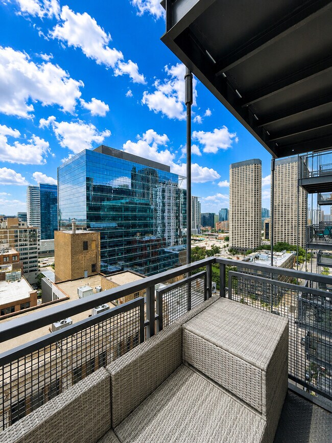 Foto del edificio - 565 W Quincy St